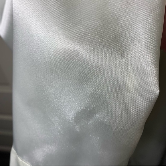 VERSAILLES Satiny Lace Off White Flowy Luxurious Long Dressing Gown Kimono Sz L - Picture 17 of 17